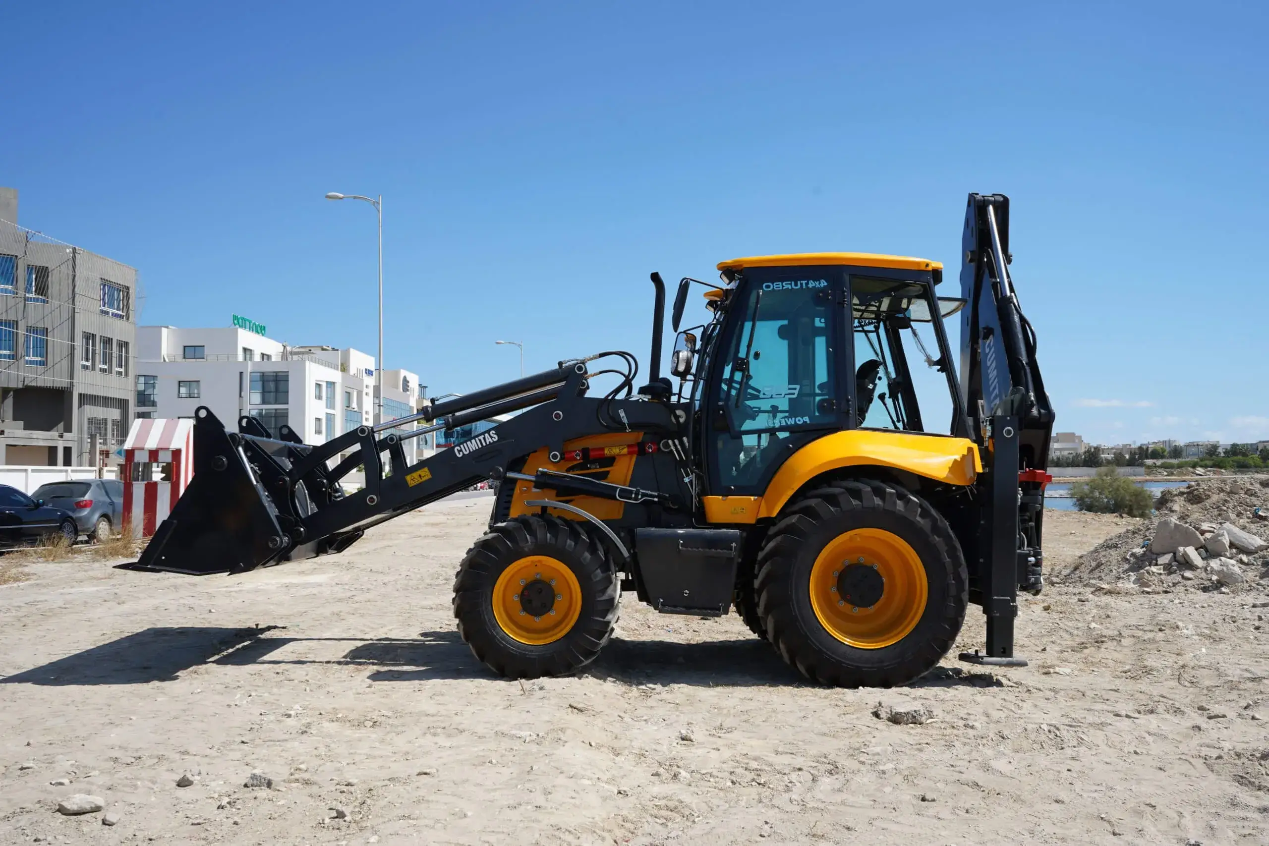 Tractopelle CUMITAS (13)